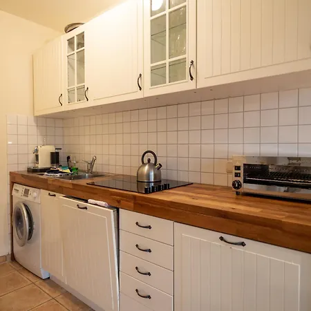 Reckhardt Apartment